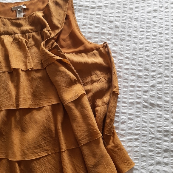 J.CREW | 100% Silk Tiered Ruffle Tank Top Size 10 - Picture 2 of 7